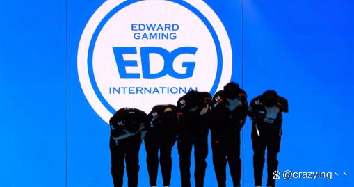 AYX-Uzi意外战胜巴塞罗那，重返赛场引爆全场！的简单介绍