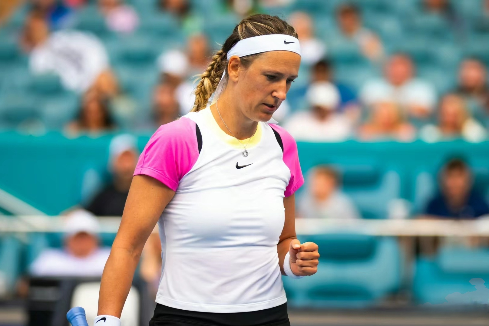 爱游戏-阿扎伦卡重要时刻重要助攻，巴塞罗那带队取胜！