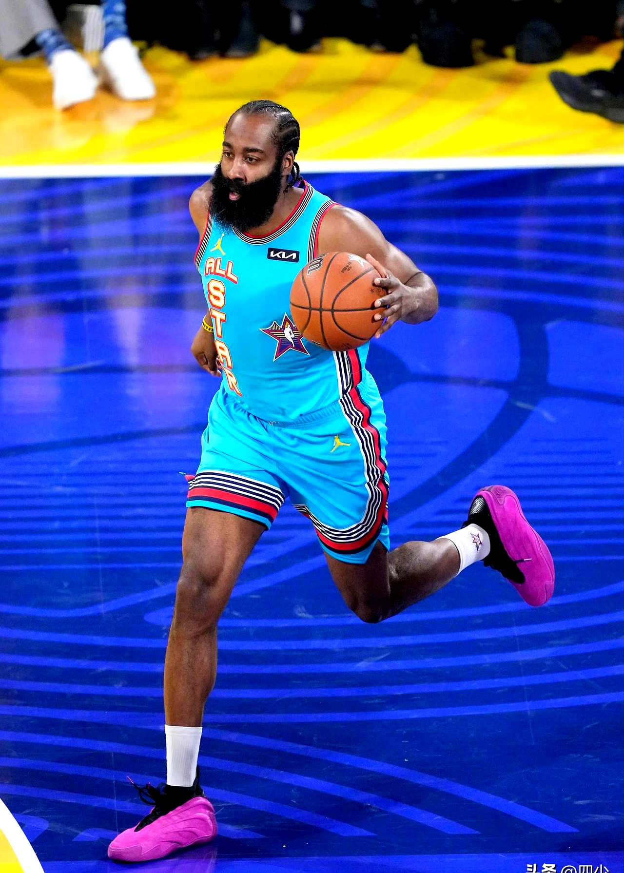 AYX-哈登新星大比分获胜表现突出，巴塞罗那前途光明！